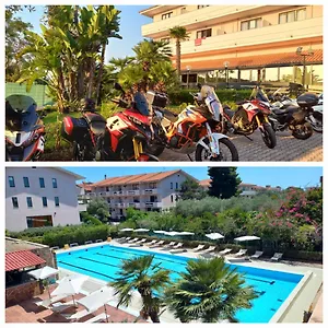 4* Hotel Sporting Club